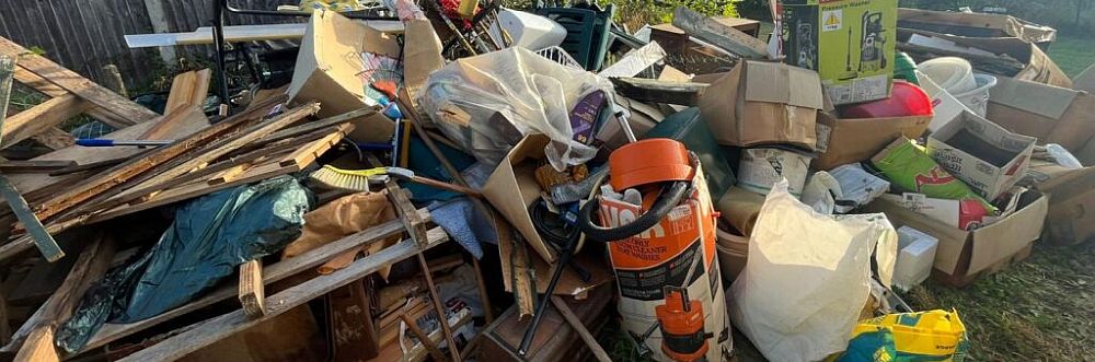 London Rubbish Collection EC2 